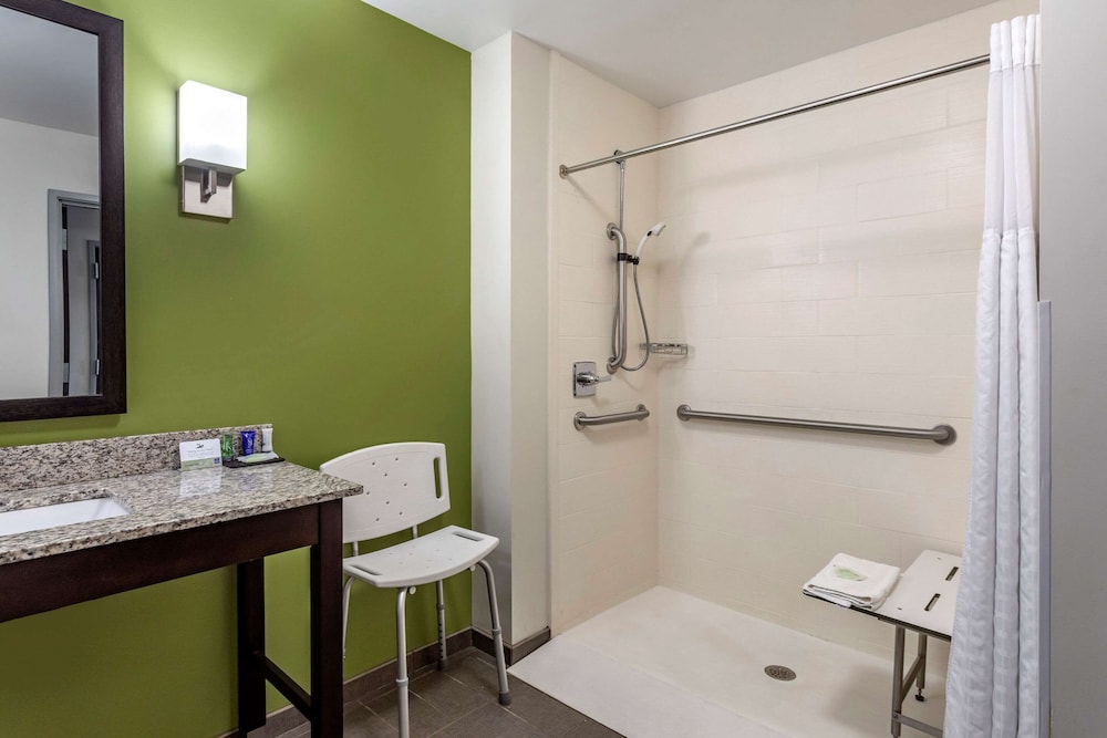 Room, 2 Queen Beds, Accessible, Non Smoking - Photo 4