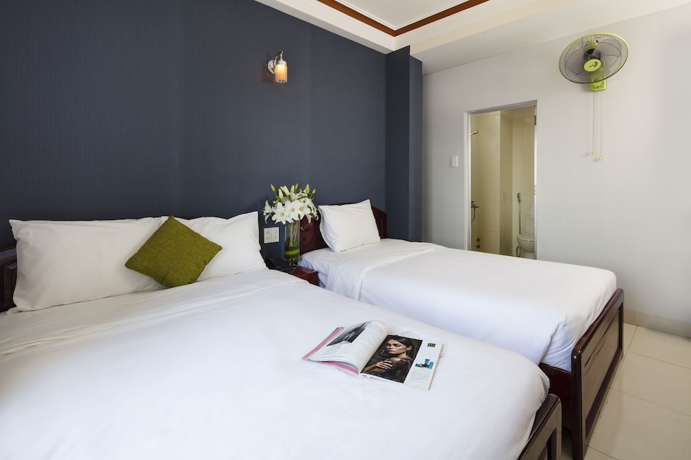 Superior Triple Room, 1 Bedroom, City View