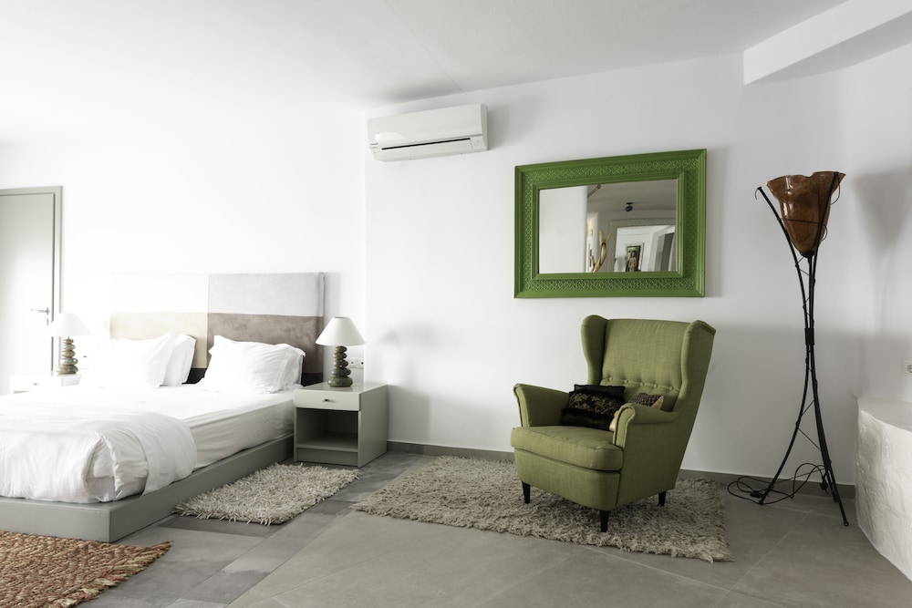 Deluxe Suite, Sea View - Photo 5