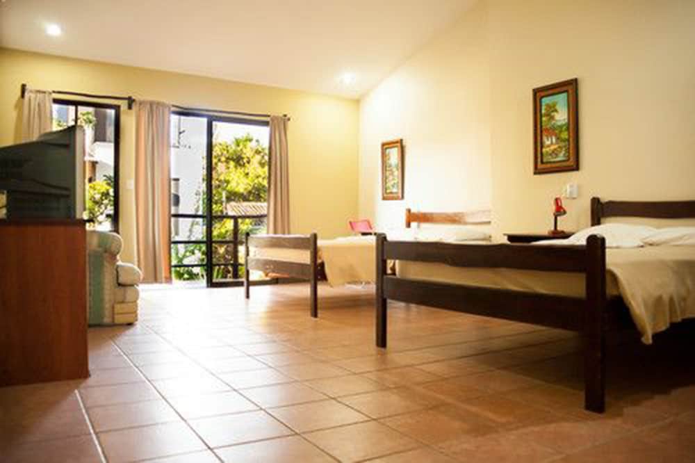 Superior Studio Suite, Garden View photo 3