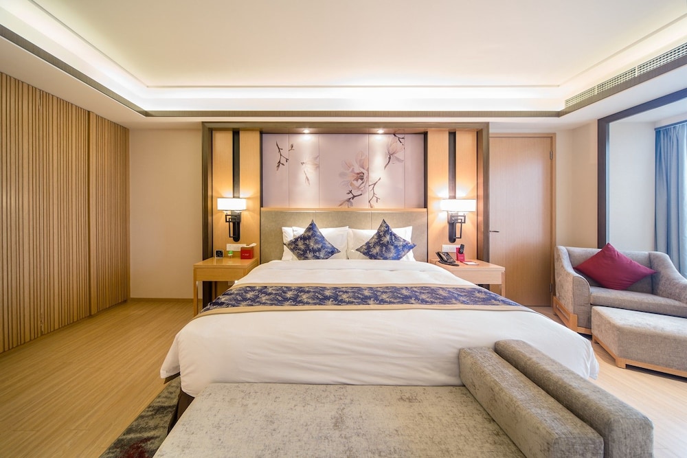 Deluxe Suite photo 1