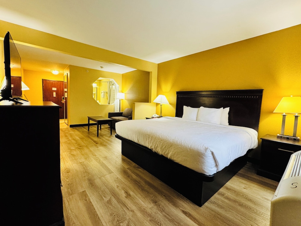 King Bed with Sofa bed and Hot tub, Non Smoking