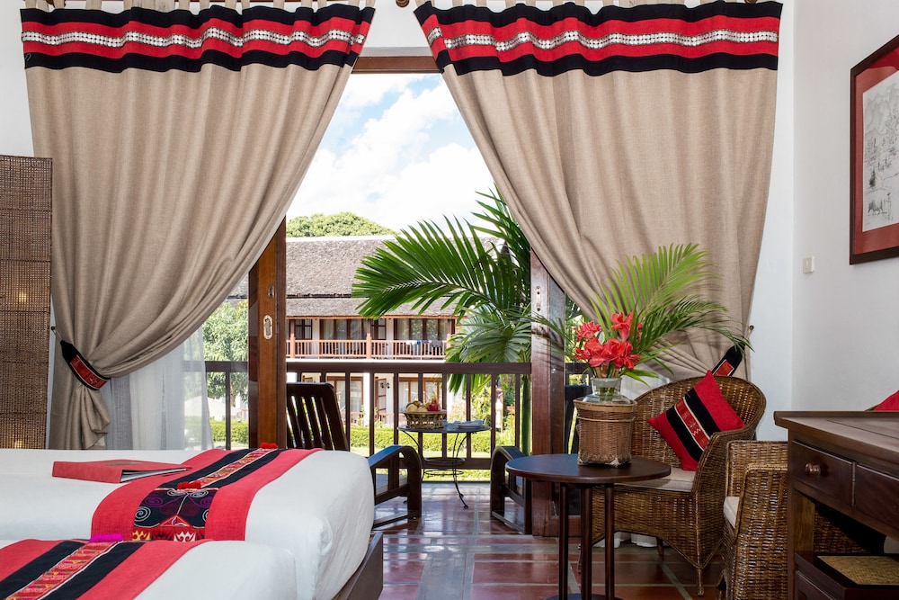Deluxe Room, 2 Twin Beds, Mountain View