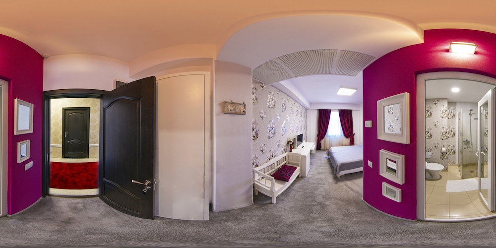 Basic Room, City View