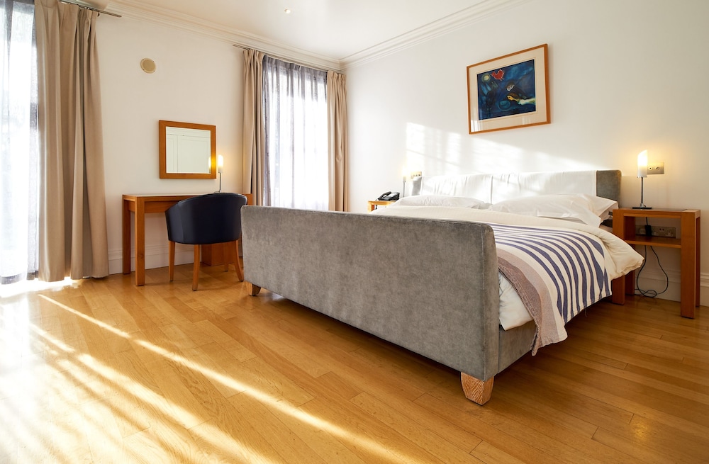 Suite (In Castle Deudraeth) photo 1