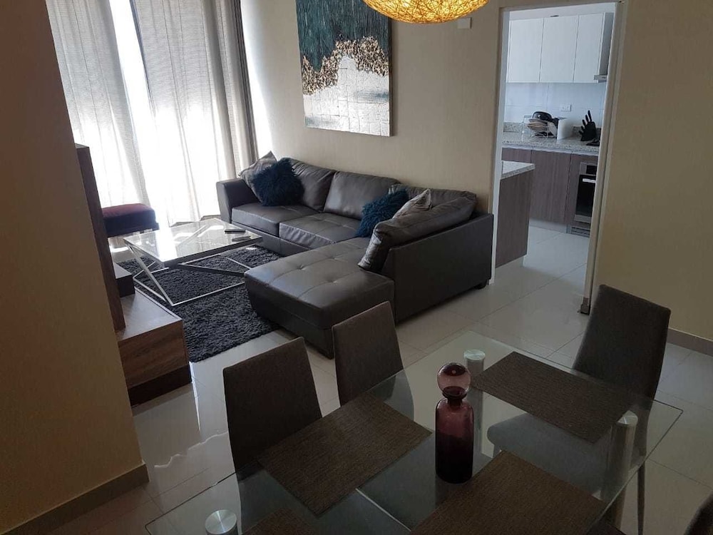 Family Apartment, 3 Bedrooms, Non Smoking, Private Bathroom photo 1
