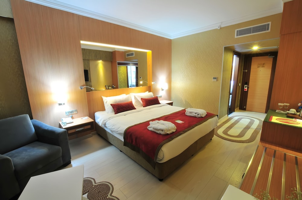 Superior Room, 1 King Bed, Non Smoking