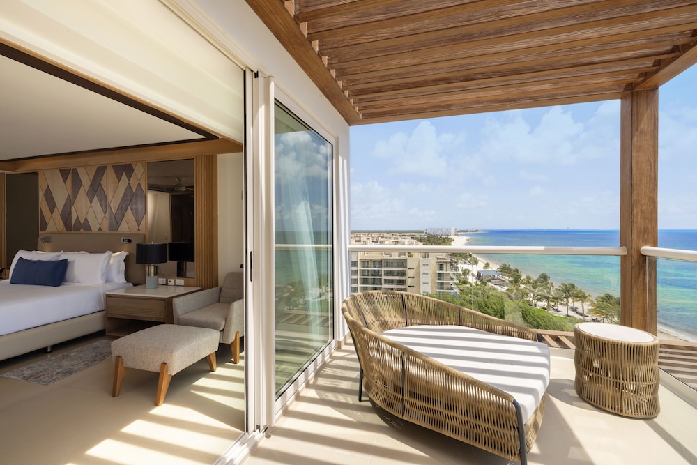 Luxury Sky Chairman Suite Two Bedroom Ocean Front Diamond Club - Photo 1