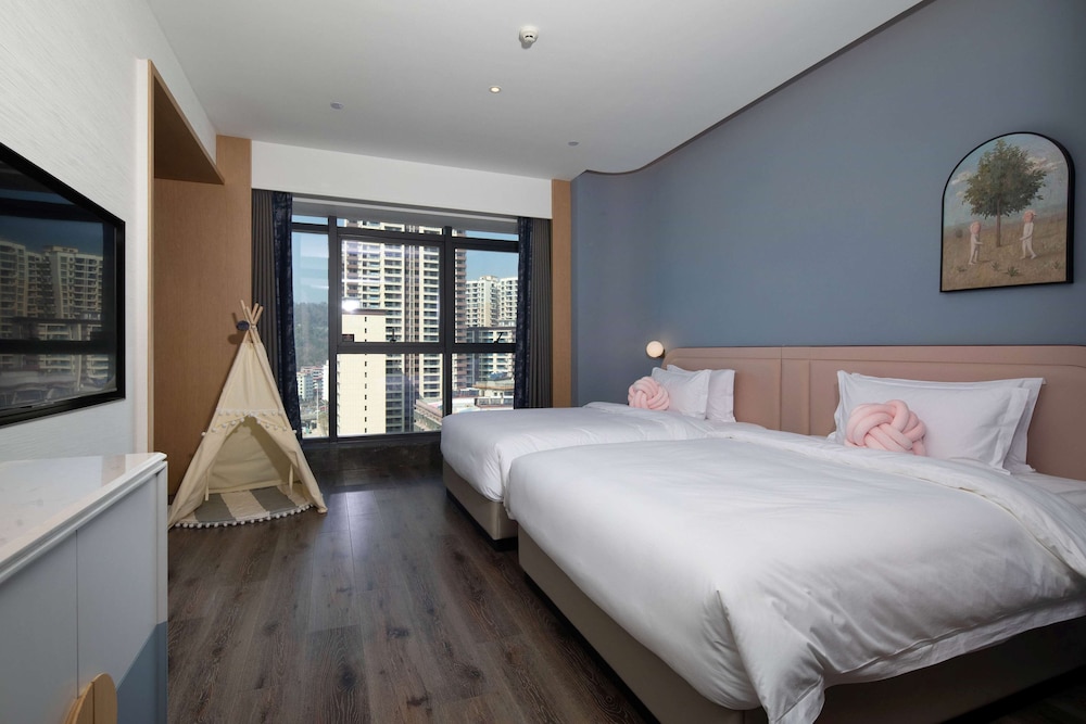 Family Room, Multiple Beds, Non Smoking photo 1