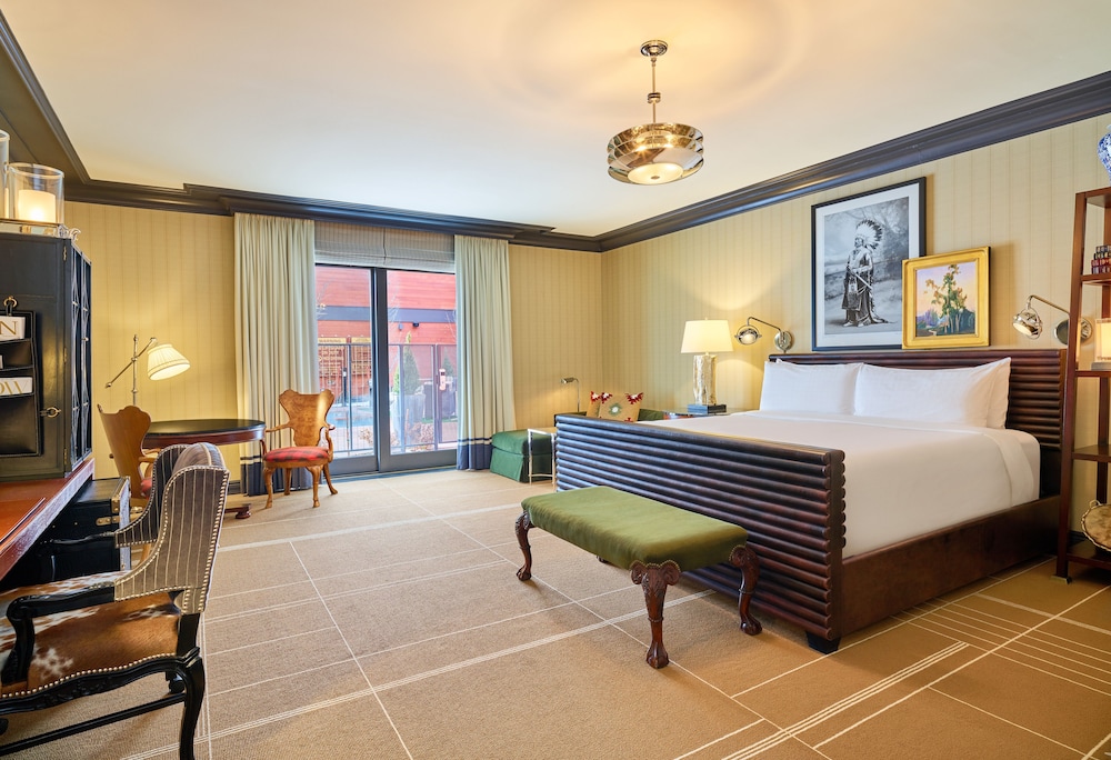 Junior Suite, 1 King Bed, Hearing Accessible, Poolside (Tub, Accessible)