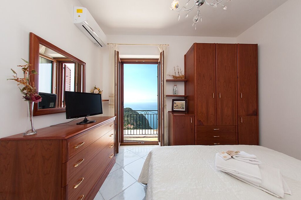 Panoramic Villa, 3 Bedrooms photo 2
