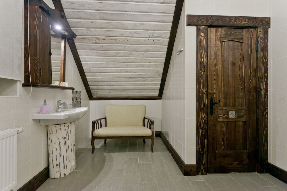 Deluxe Room, Bathtub photo 2