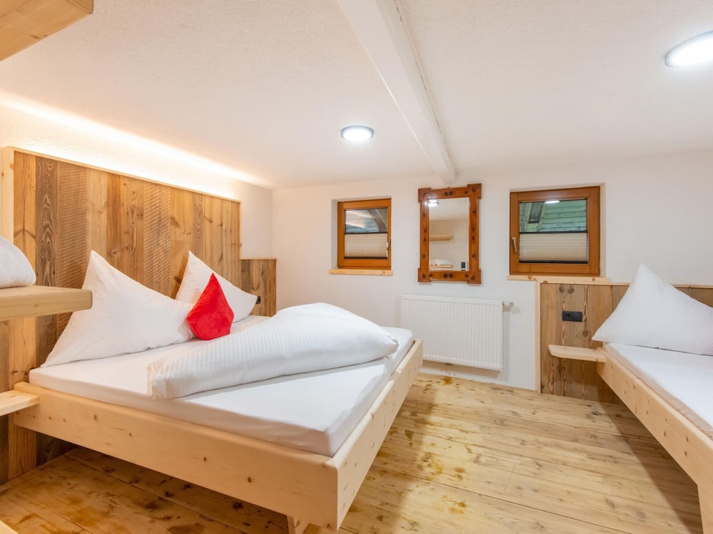 Classic House, 4 Bedrooms photo 2