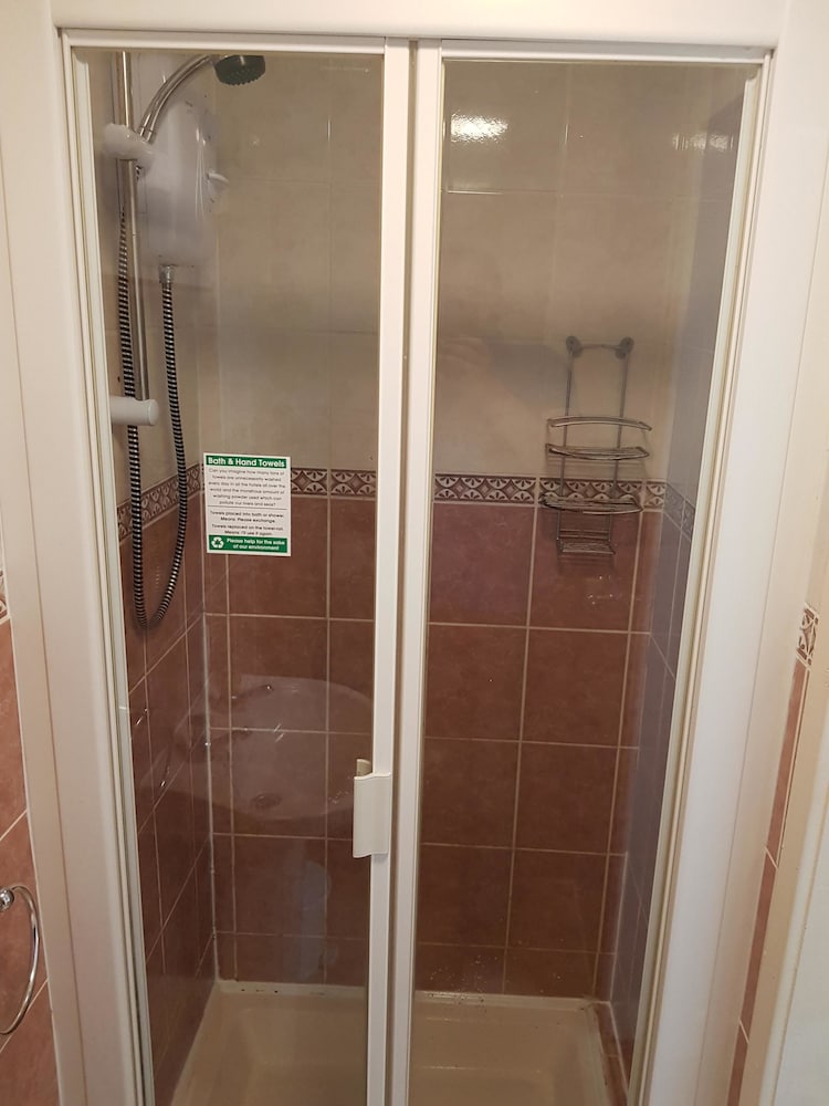 Double Room, Ensuite - Photo 7