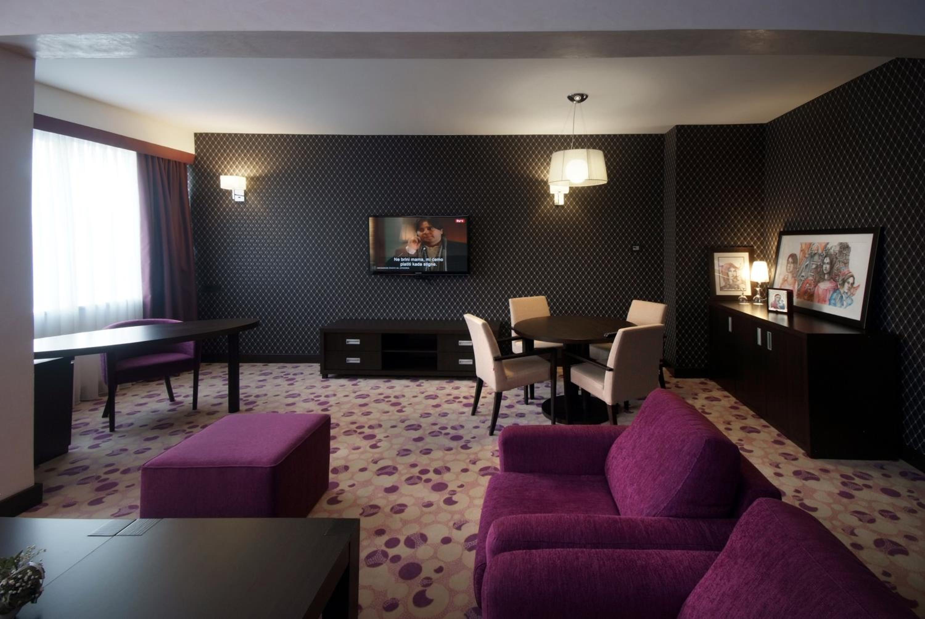 Luxury Suite