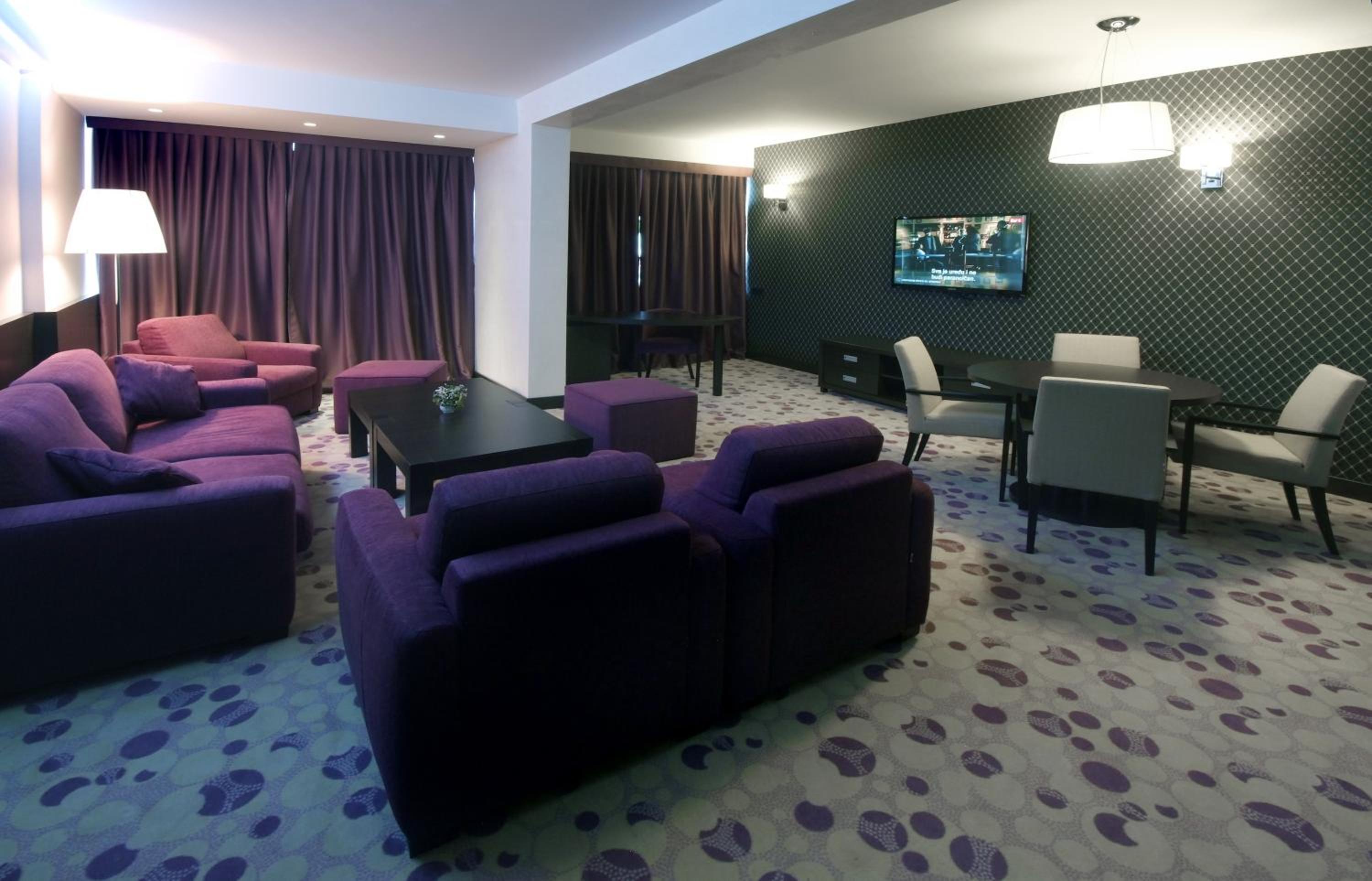 Luxury Suite photo 2