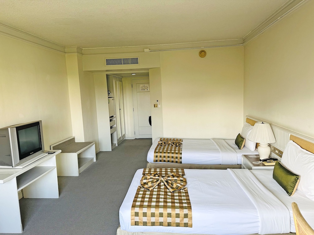 Standard Twin Room - Photo 7