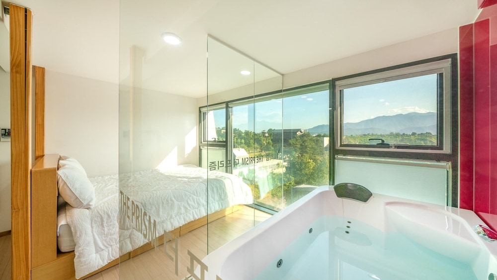 Basic Room, 2 Bedrooms (red 2) - Photo 16