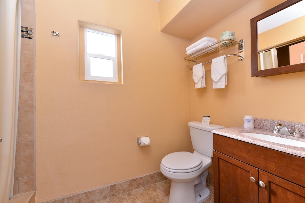 Suite, Multiple Beds, Non Smoking photo 2
