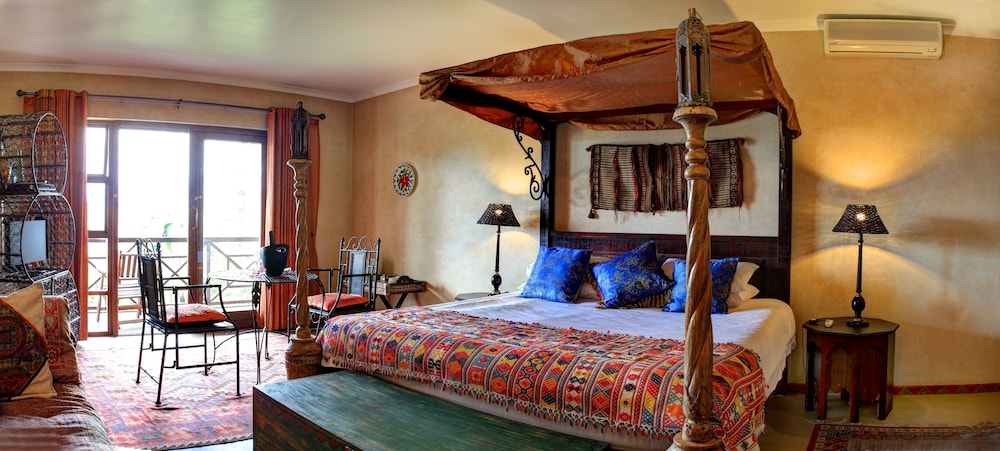 Deluxe Room - Photo 12