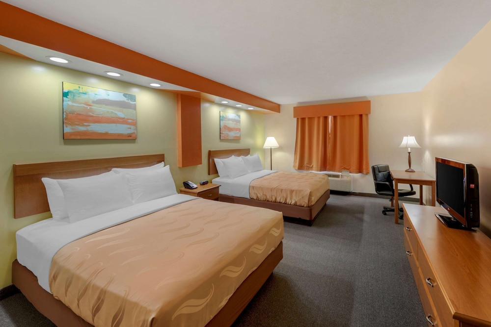 Standard Room, 2 Queen Beds, Non Smoking photo 1