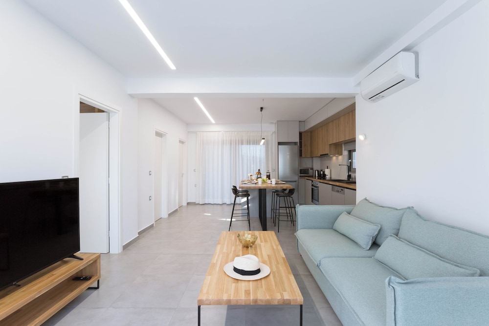 Deluxe Apartment, Garden View