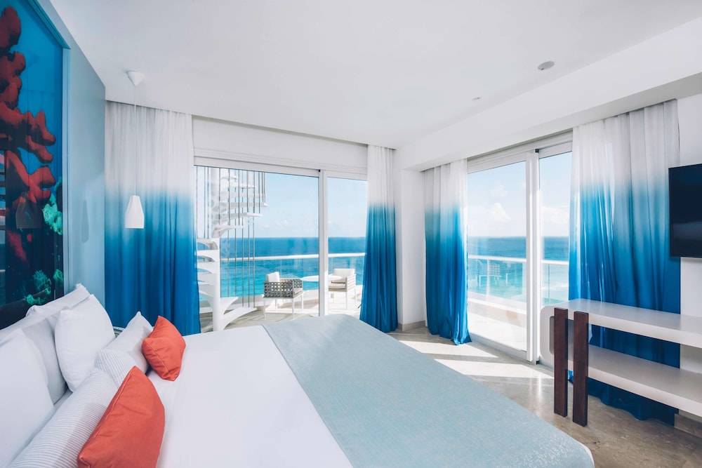 Junior Suite, Oceanfront (Corner)