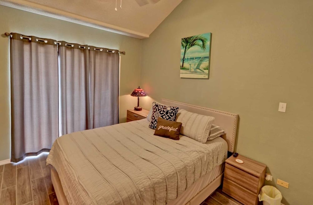 Condo, 2 Bedrooms