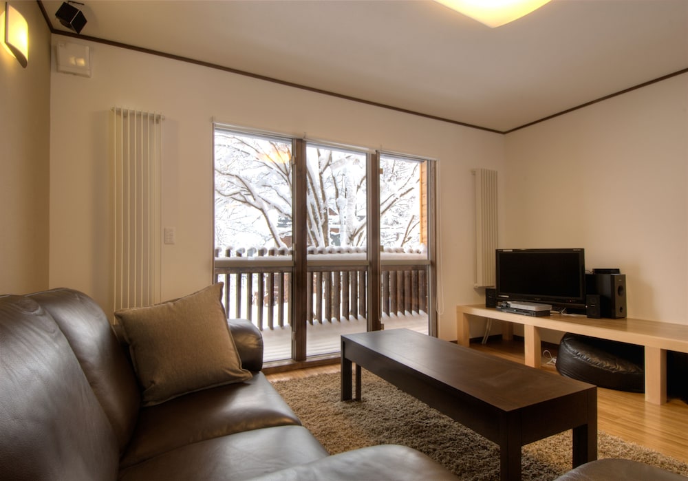 2 Bedroom Townhouse 1 photo 1