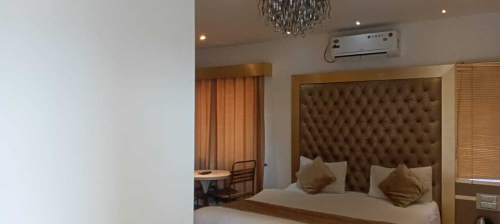 Deluxe Room - Photo 8