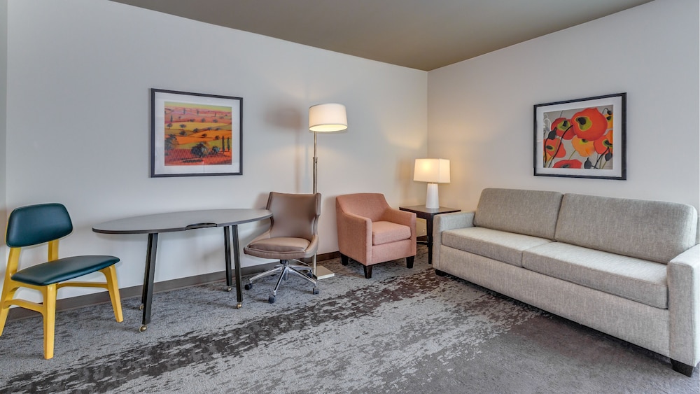 Suite, Multiple Beds photo 1
