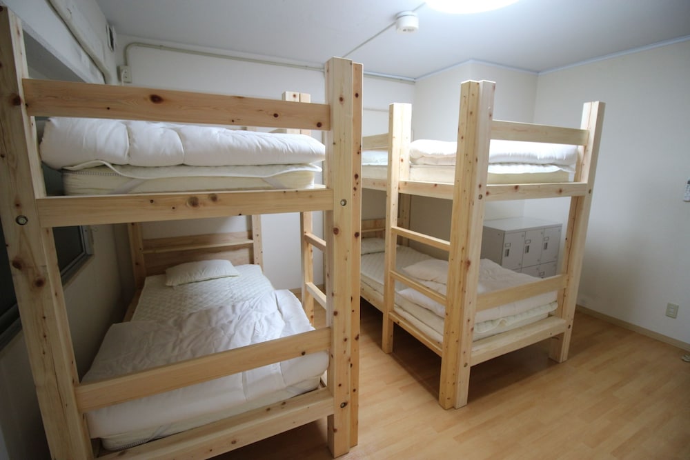 Bed in 6-Bed Female Dormitory Room, Non Smoking photo 2