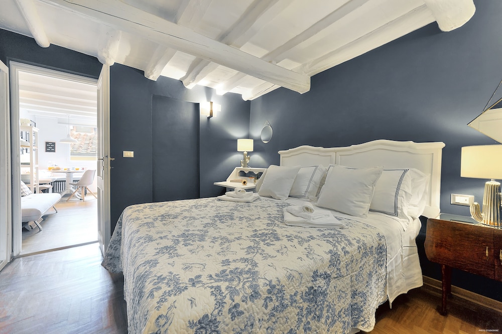 Romantic Apartment photo 3