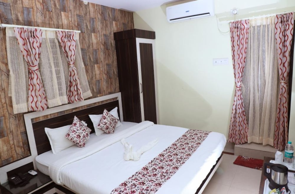 Deluxe Double Room, City View