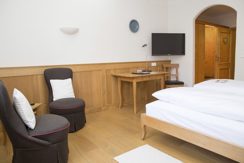 Comfort Double Room, 1 King Bed with Sofa bed photo 3