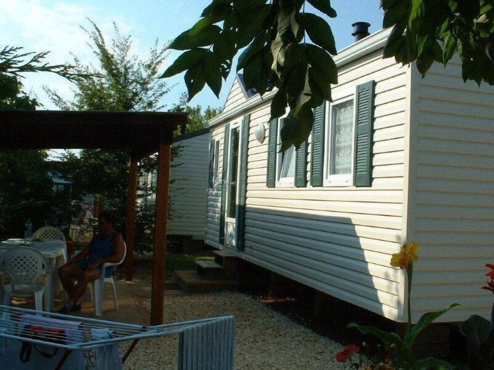 Comfort Mobile Home (terrasse semi couverte) photo 3