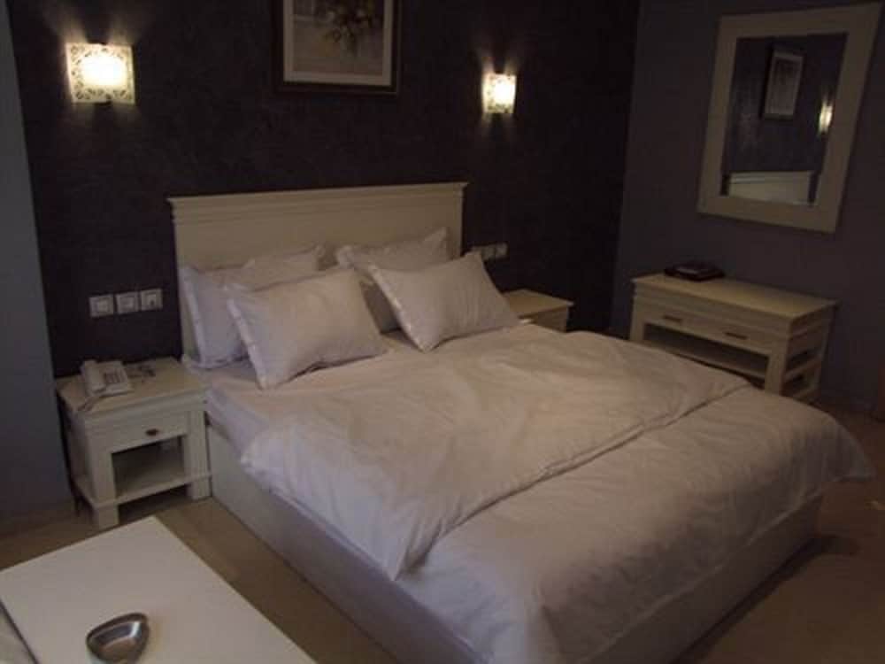 Standard Twin Room - Photo 1