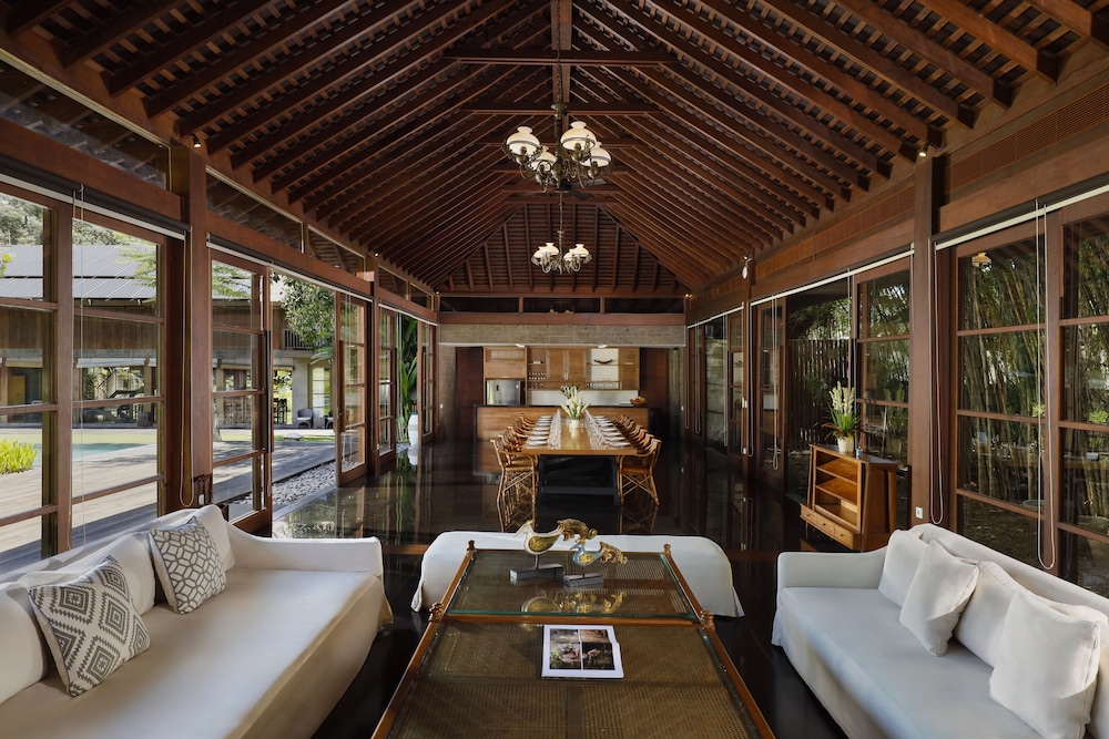 7 Bedroom Pool Villa photo 2