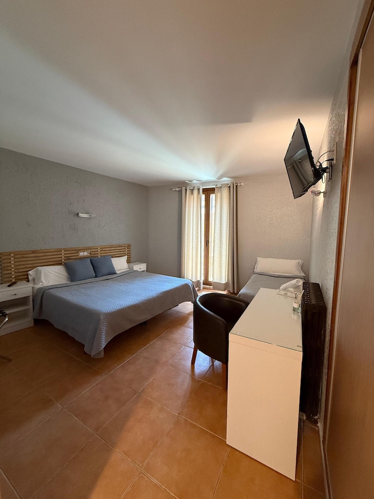 Basic Triple Room, 3 Twin Beds - Photo 2