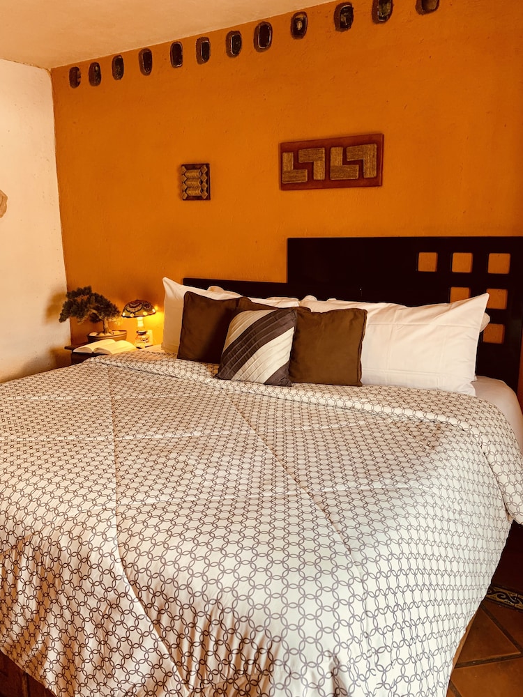 Standard Room, 1 Queen Bed, Balcony