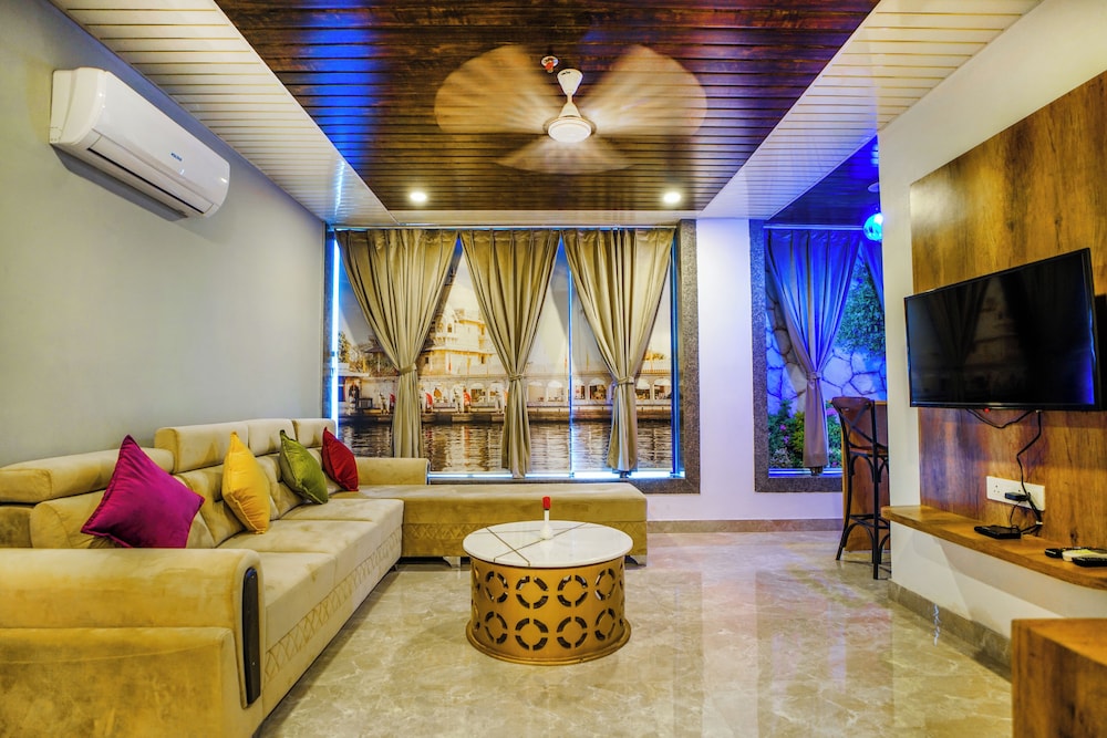 Executive Room - Photo 7