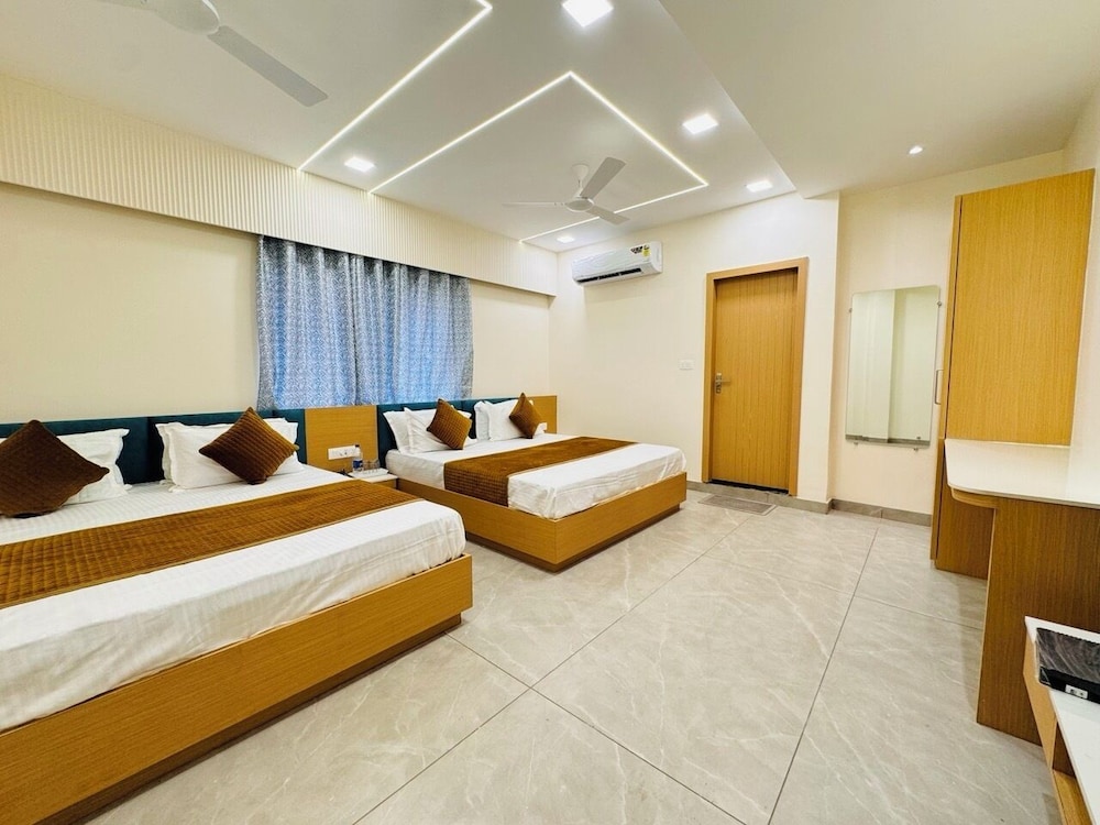 Executive Quadruple Room photo 1