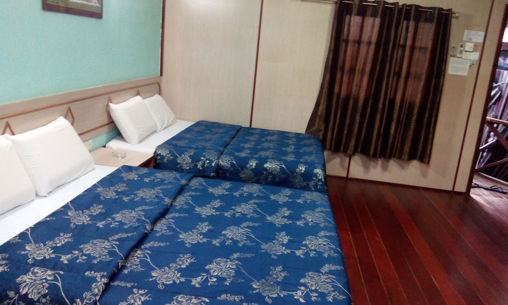 Deluxe Chalet photo 2