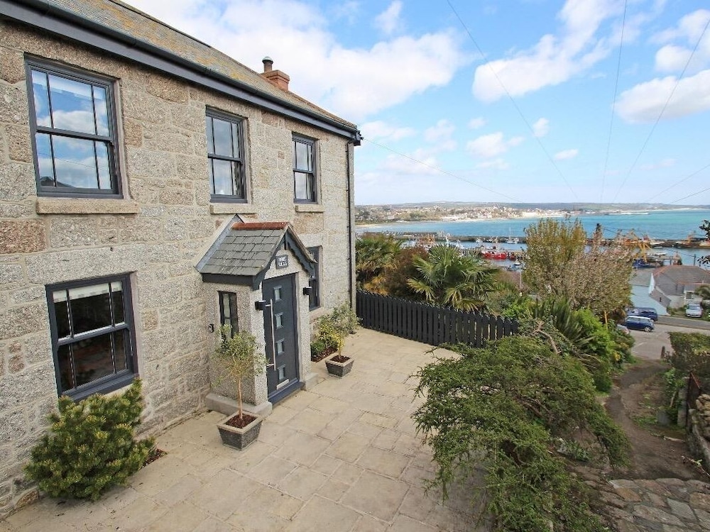 Cottage photo 1