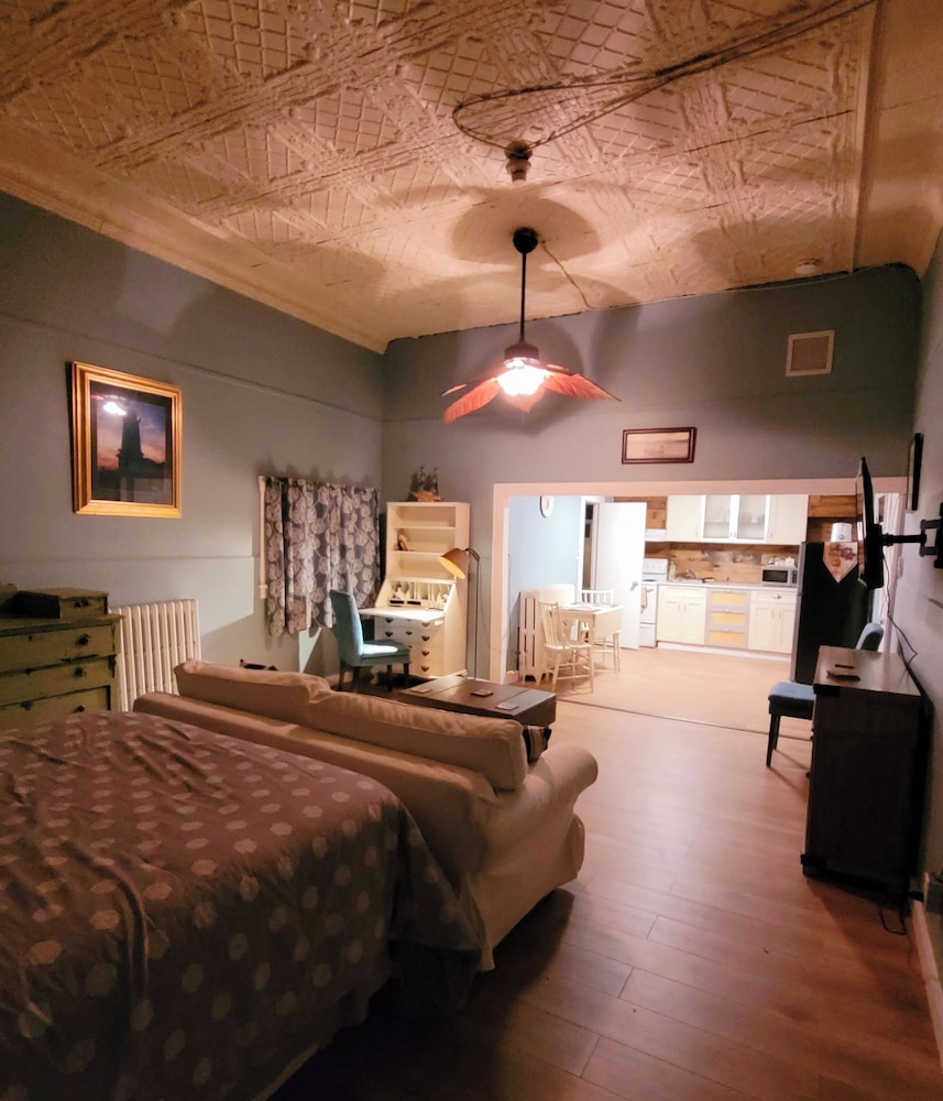 One Bedroom Suite 2 photo 1