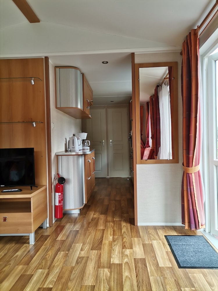 Premium Bungalow, Ensuite, Lake View (Mobile Home 4p climatisé) photo 3