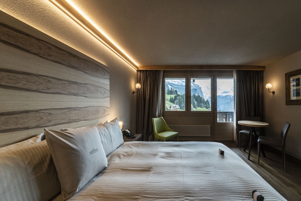 Superior Double Room, 1 King Bed, Balcony, Mountainside photo 2