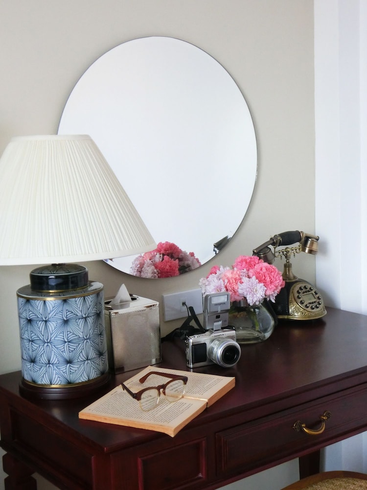 Deluxe King Room photo 3
