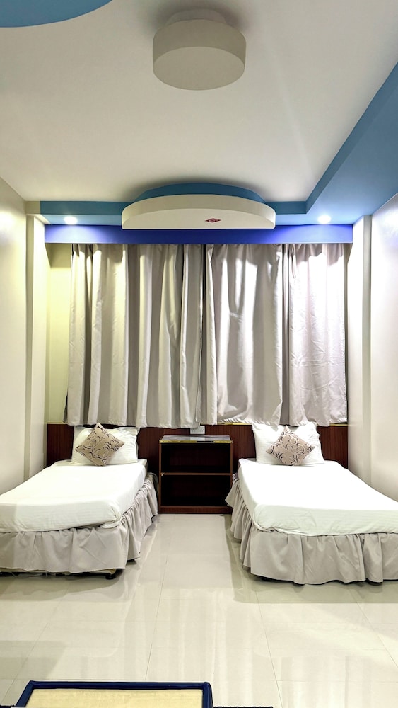 Deluxe Double Room, 2 Twin Beds photo 3