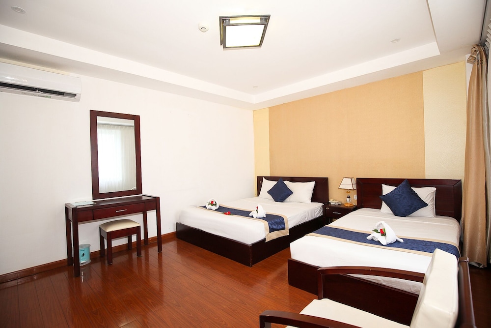 Superior Triple Room, Partial Ocean View